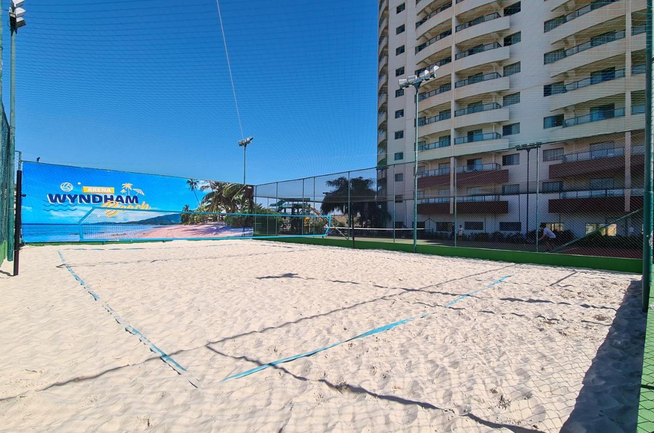 Wyndham Olimpia Royal Hotels Eksteriør bilde The Wynham Beach Volleyball Courts