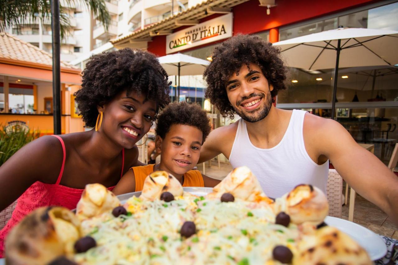 Wyndham Olimpia Royal Hotels Eksteriør bilde A family from Cape Verde