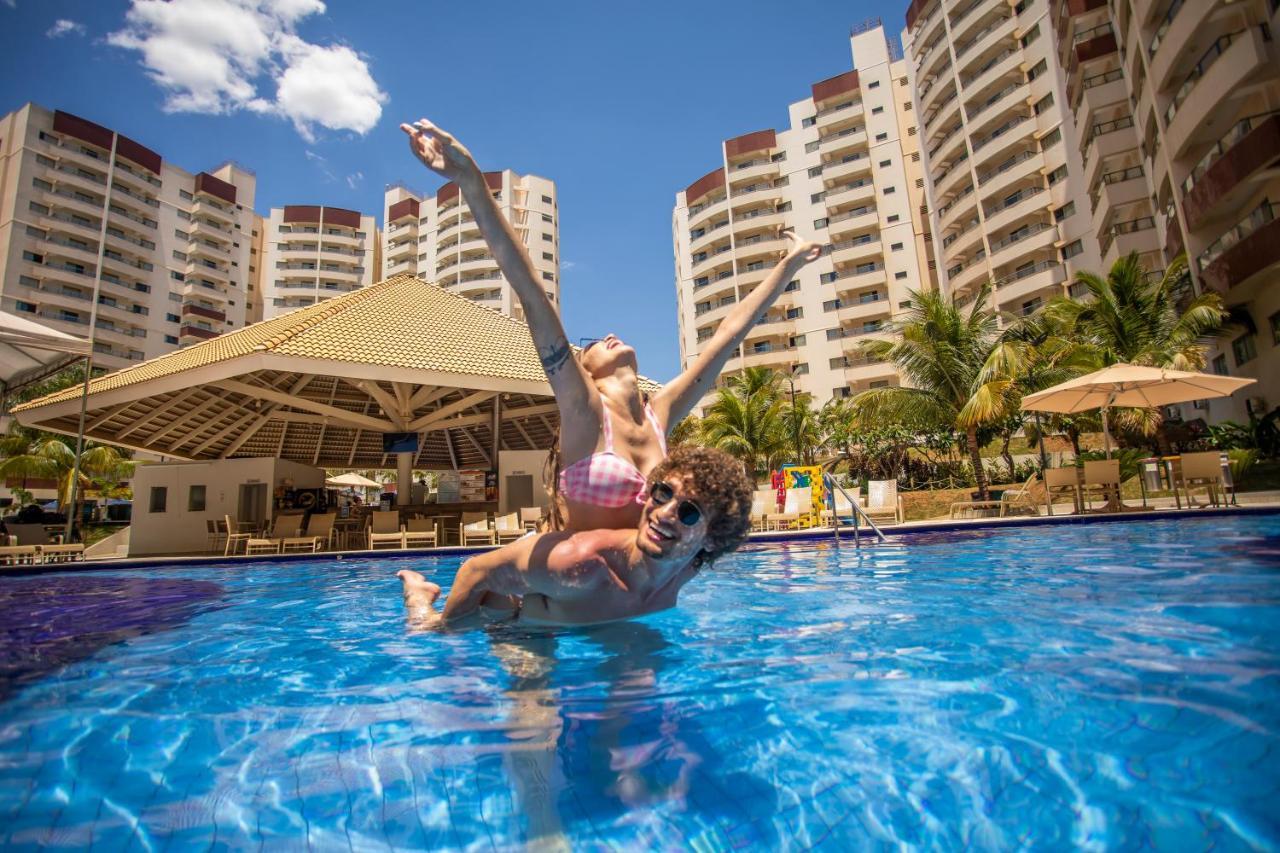 Wyndham Olimpia Royal Hotels Eksteriør bilde A couple at the pool