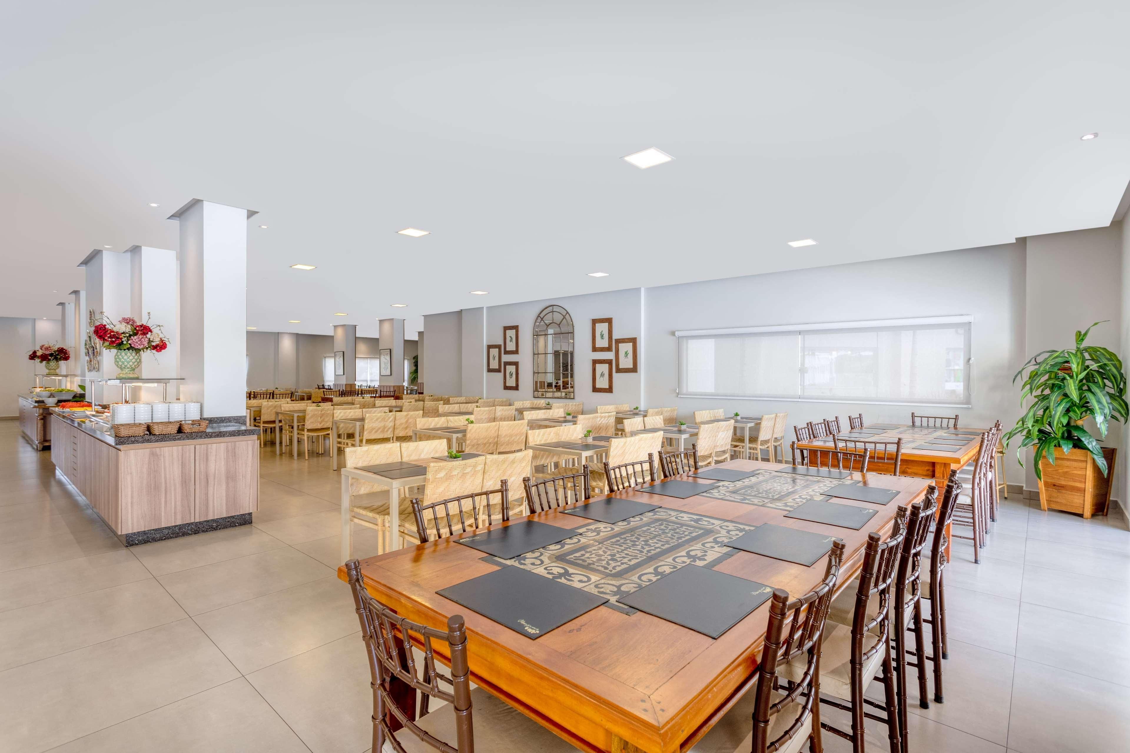 Wyndham Olimpia Royal Hotels Eksteriør bilde The dining room